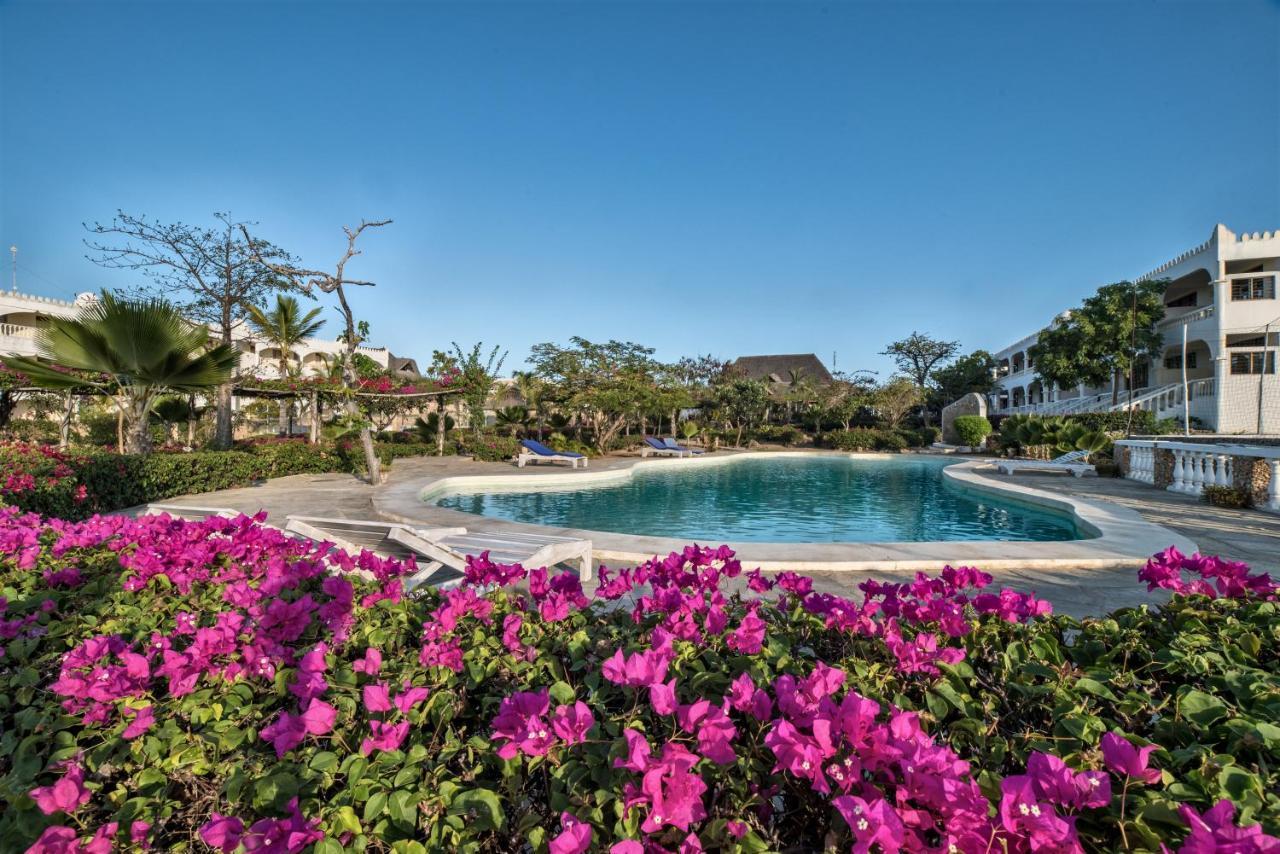 Jumbo Club Watamu Hotel Buitenkant foto