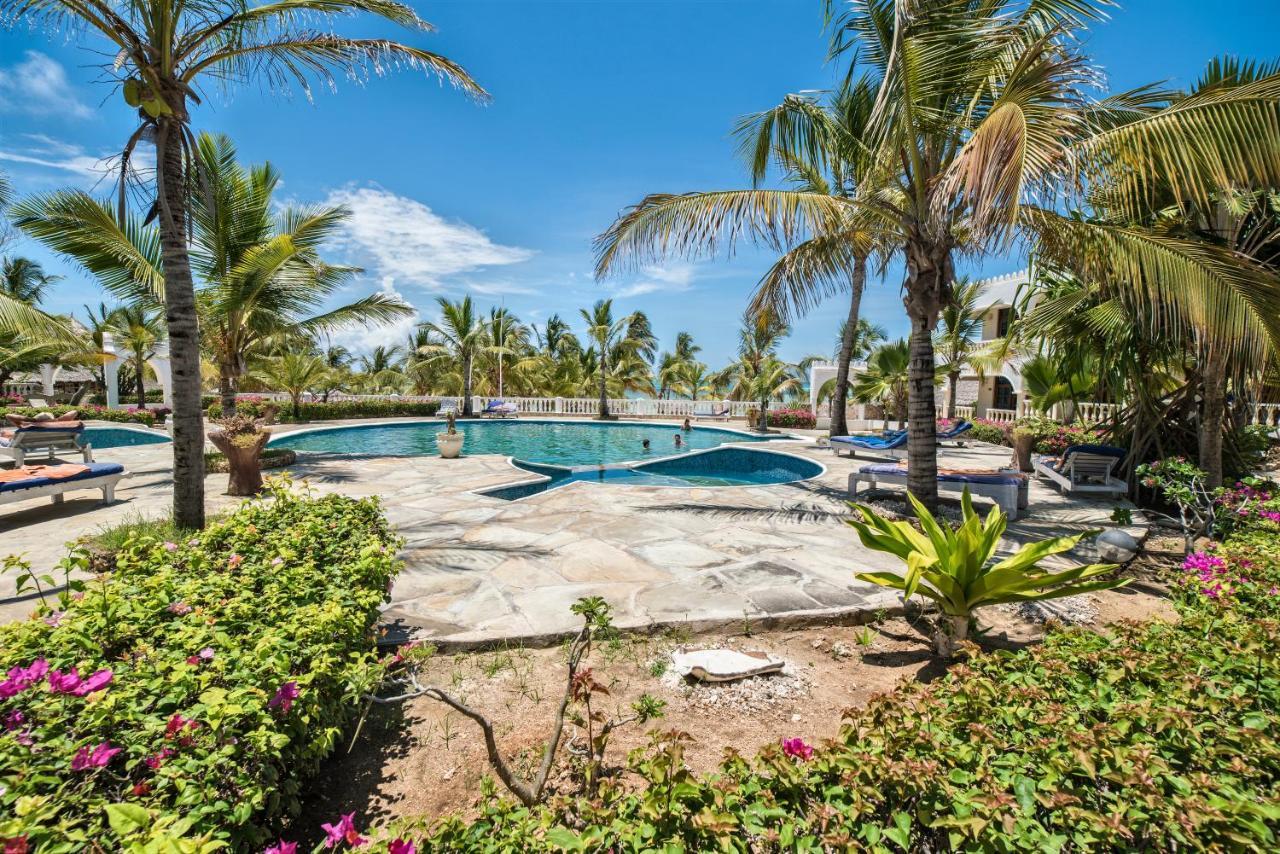Jumbo Club Watamu Hotel Buitenkant foto