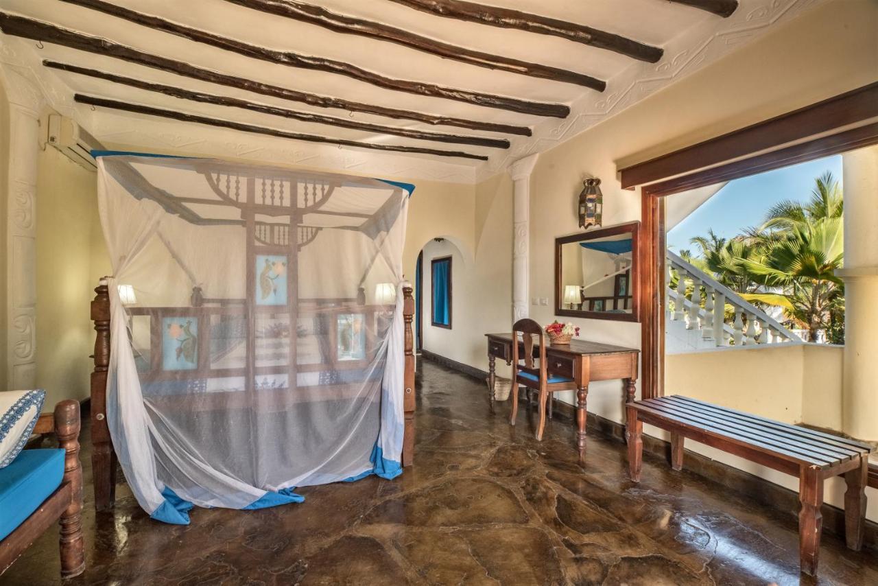 Jumbo Club Watamu Hotel Buitenkant foto