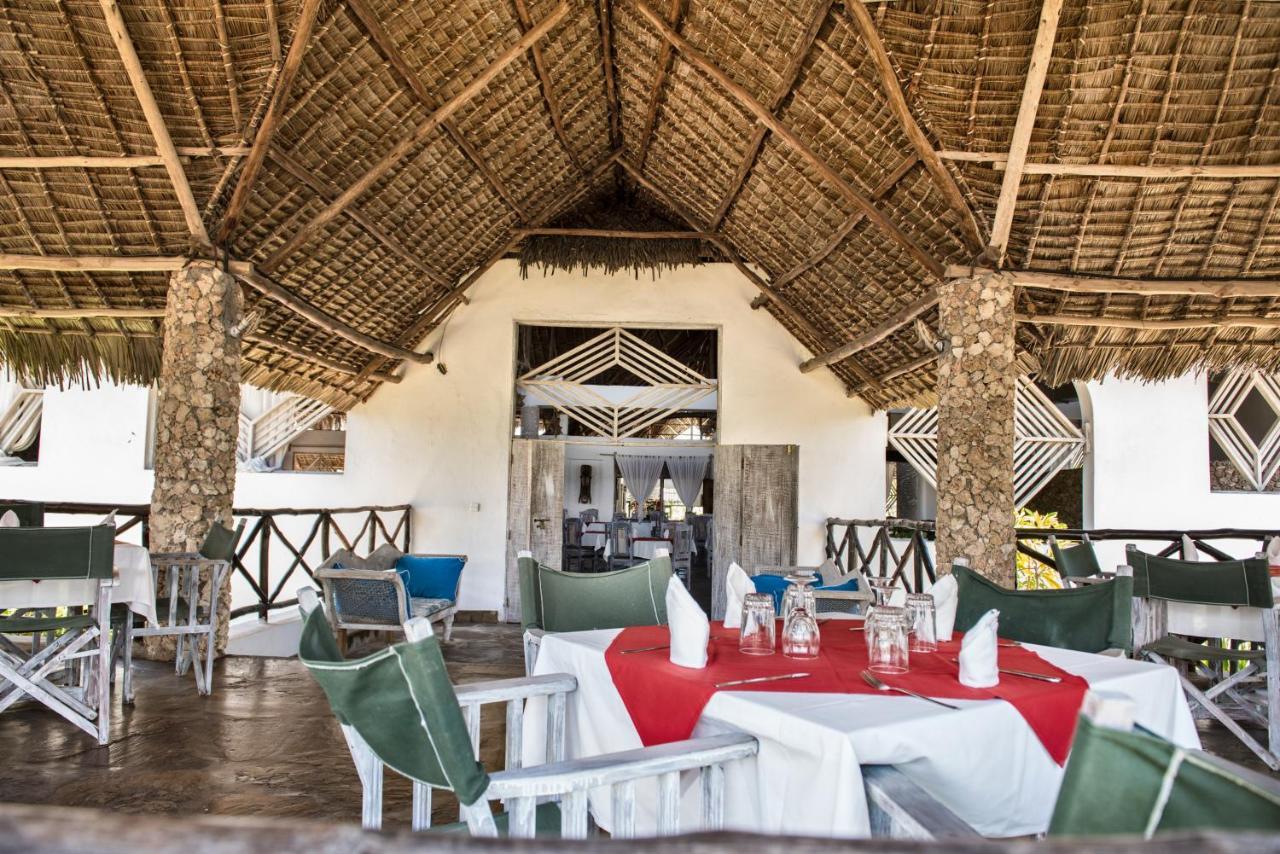 Jumbo Club Watamu Hotel Buitenkant foto