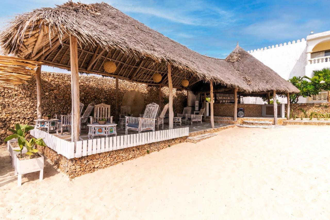 Jumbo Club Watamu Hotel Buitenkant foto